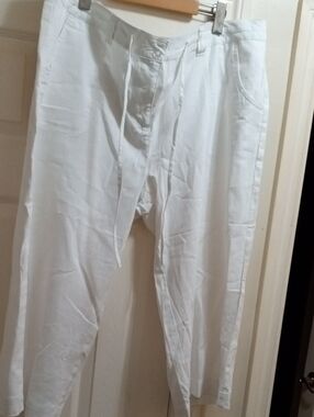 $3⃣>>Women's White Drawstring Capris